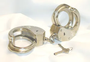 heavyweight handcuffs